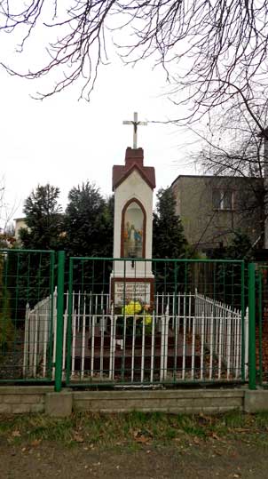 foto:B.B.Ś. Dzielnica Mysłowic Morgi ulica Ofiar Września, kapliczka ufundowana przez Josefa i Antonię Brajów