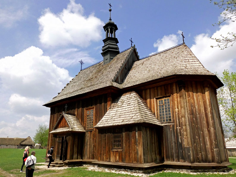muzeum wsi kieleckiej-park etnograficzny w tokarni